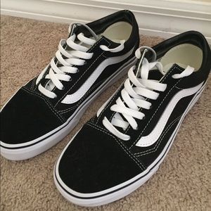 black and white lace up vans